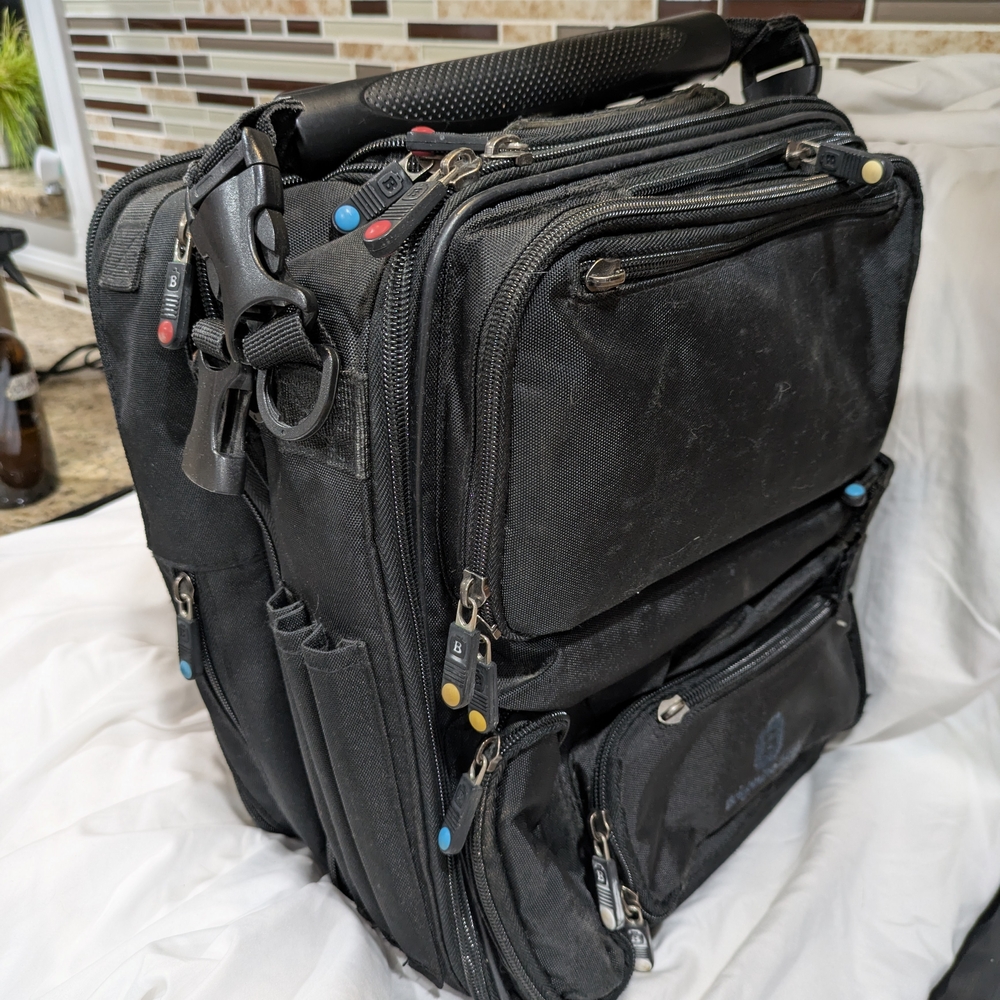 Black Multi-Compartment Men's Bag